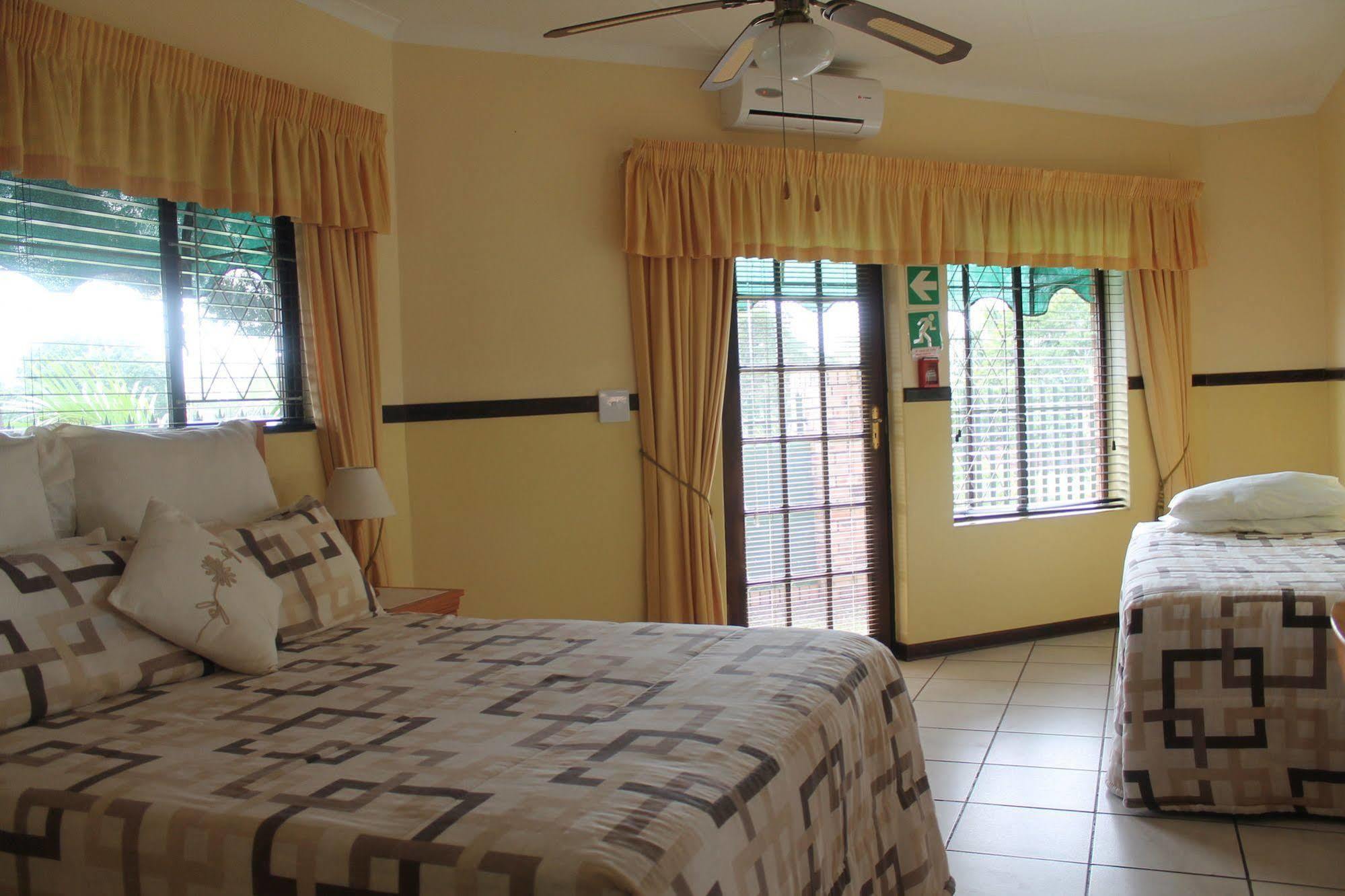 La Mer Lodge Richards Bay Exterior foto